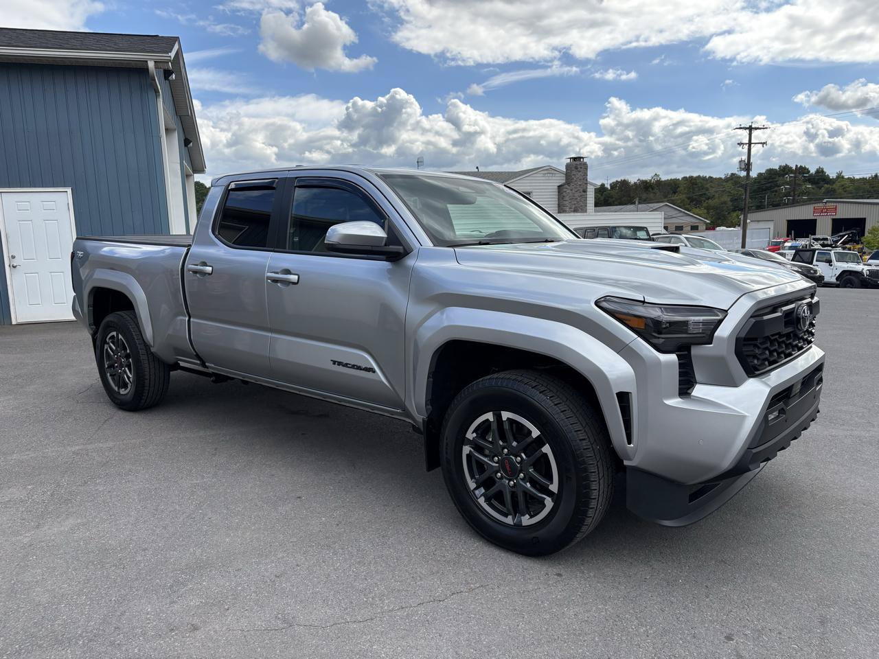 Used 2024 Toyota Tacoma TRD Sport w/ TRD Sport Upgrade Package AWD/4WD image 7
