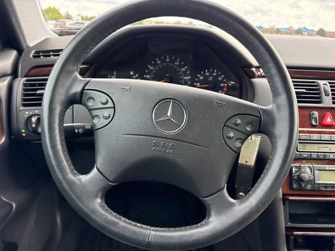 Used 2002 Mercedes-Benz E 320 4MATIC Sedan image 20