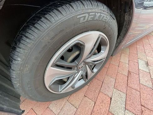 Used 2020 Honda Civic LX image 9