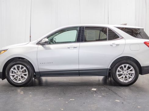 Used 2019 Chevrolet Equinox LT FWD image 4