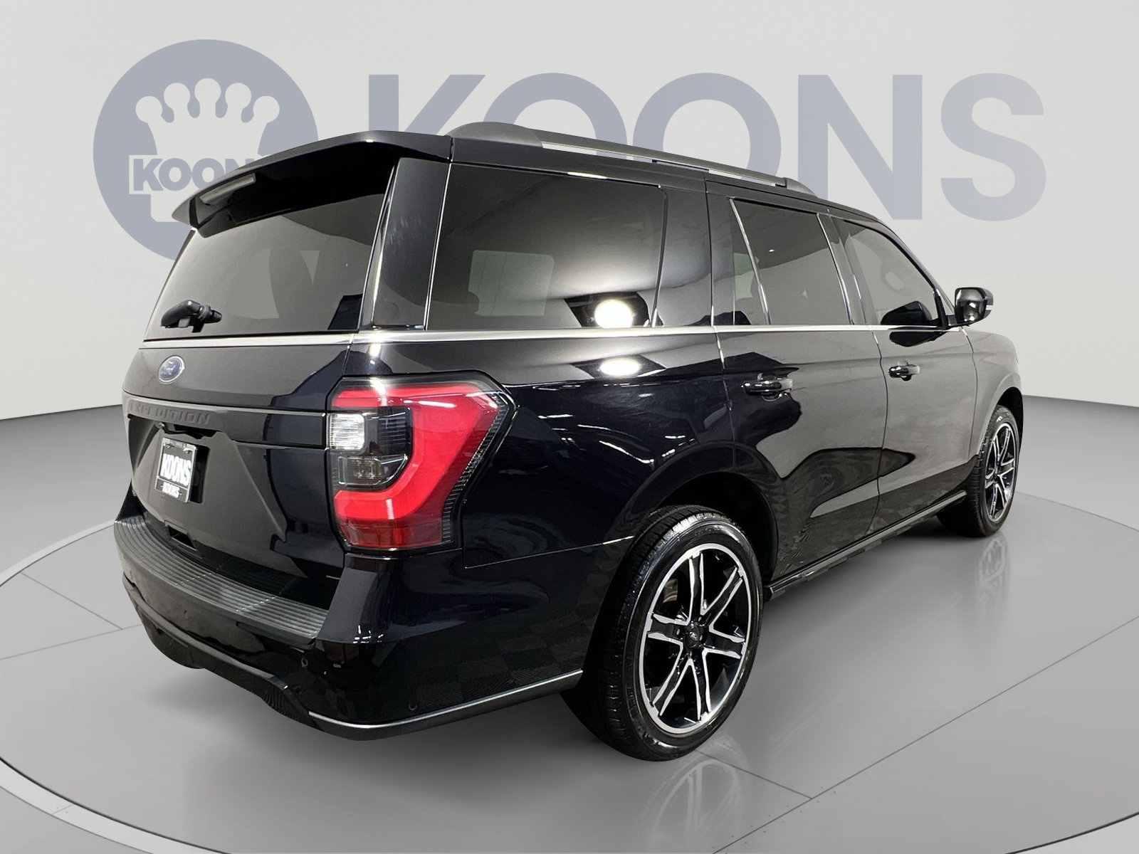 Used 2019 Ford Expedition Limited w/ Equipment Group 303A AWD/4WD image 4