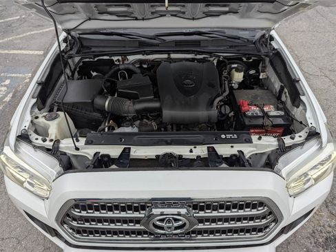 Used 2017 Toyota Tacoma TRD Sport w/ Tow Package (A/T) AWD/4WD image 44