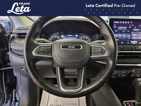 Used 2022 Jeep Compass Trailhawk w/ Trailhawk Convenience Group AWD/4WD image 12