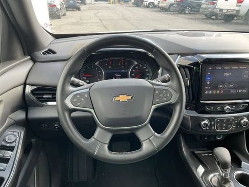 Used 2023 Chevrolet Traverse LT image 20