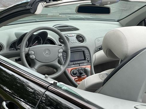 Used 2005 Mercedes-Benz SL 500 image 25