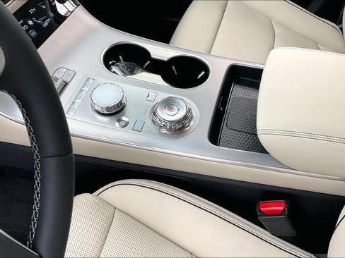 New 2026 Genesis GV70 2.5T Advanced image 9