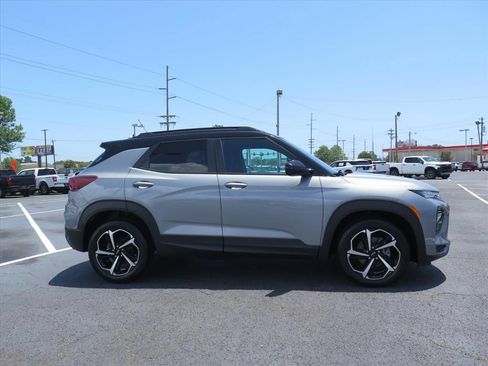Used 2023 Chevrolet TrailBlazer RS w/ Convenience Package FWD image 2