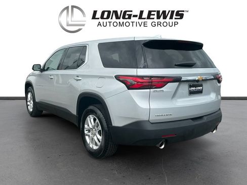 Used 2022 Chevrolet Traverse LS FWD image 4