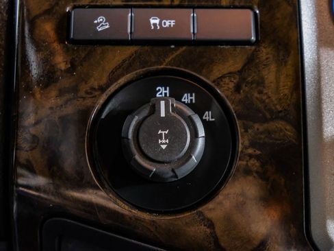 Used 2016 Ford F250 Platinum w/ FX4 Off-Road Package image 25