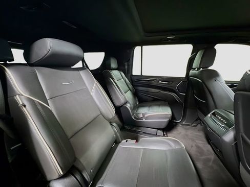 Used 2022 Cadillac Escalade ESV Sport AWD/4WD image 29