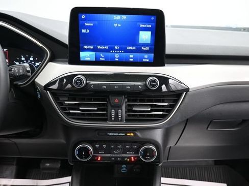 Used 2022 Ford Escape SE w/ SE Sport Appearance Package AWD/4WD image 18