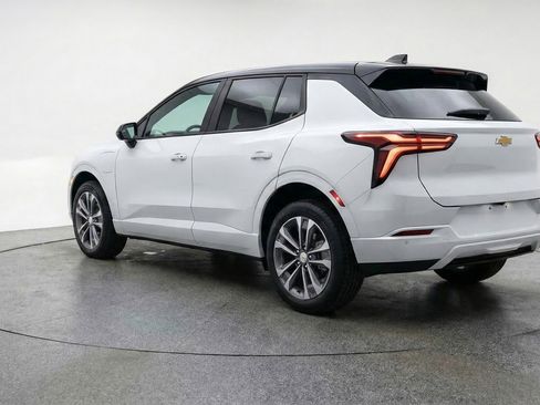 Used 2025 Chevrolet Equinox LT FWD image 6