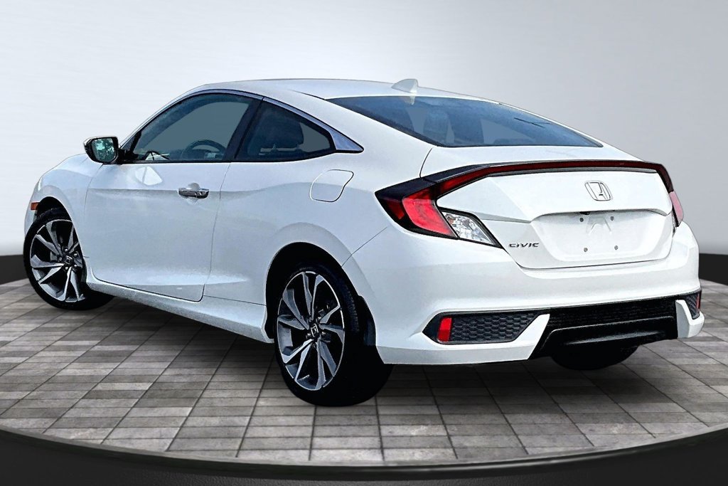 Used 2019 Honda Civic Touring image 13