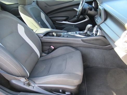 Used 2019 Chevrolet Camaro LT image 9