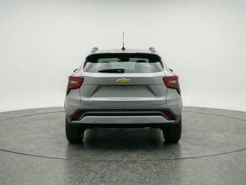 Used 2025 Chevrolet Trax LT image 6