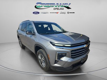 Used 2024 Chevrolet Traverse LT