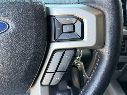 Used 2022 Ford F250 Lariat w/ Lariat Value Package AWD/4WD image 16