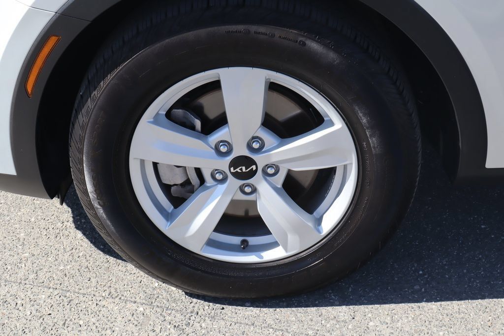 Used 2026 Kia Sorento LX FWD image 14