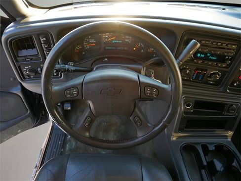 Used 2005 Chevrolet Silverado 2500 LT w/ Snow Plow Prep Package image 13