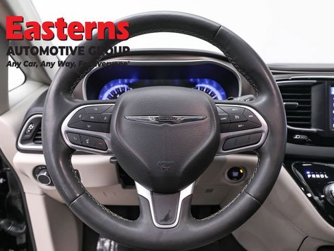 Used 2023 Chrysler Voyager LX FWD image 10