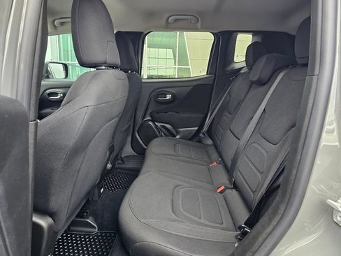 Used 2021 Jeep Renegade Latitude w/ Convenience Group AWD/4WD image 12