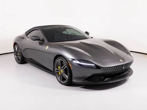 Used 2025 Ferrari Roma Spider image 7