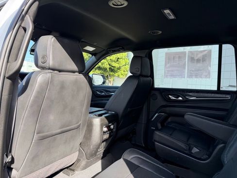 Used 2023 GMC Yukon XL Denali image 18