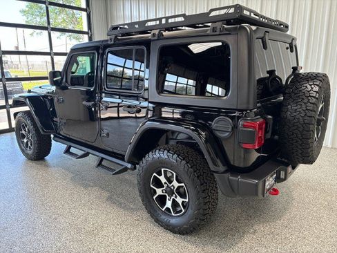 Used 2023 Jeep Wrangler Unlimited Rubicon w/ Cold Weather Group AWD/4WD image 2