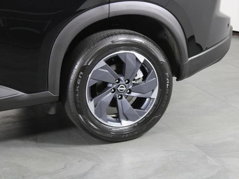 Certified 2024 Nissan Rogue SV FWD image 15