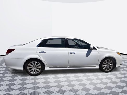 Used 2011 Toyota Avalon Limited FWD image 5