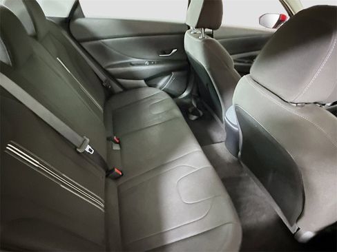 Used 2023 Hyundai Elantra SEL w/ Preferred Accessory Package image 18