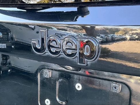 Used 2021 Jeep Renegade Sport image 33