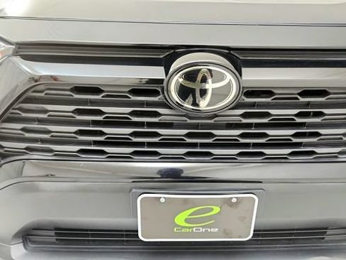 Used 2022 Toyota RAV4 LE FWD image 23