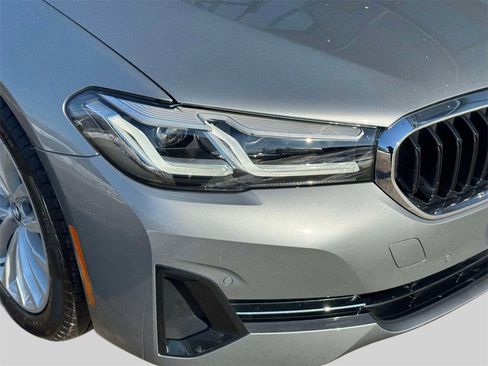 Certified 2023 BMW 530i xDrive w/ Luxury Seating Package image 9