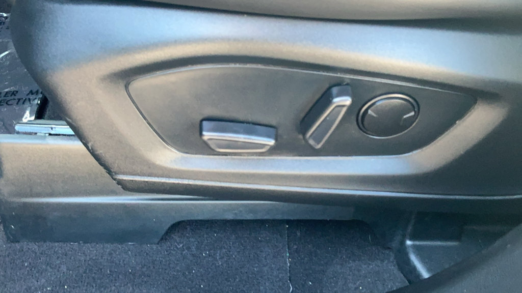Certified 2023 Ford Explorer XLT w/ Equipment Group 202A RWD image 24