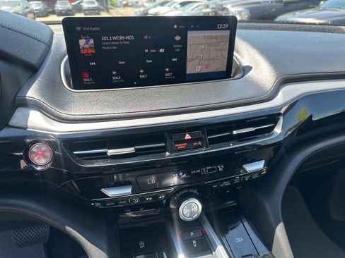 Used 2023 Acura MDX SH-AWD w/ Technology Package image 16