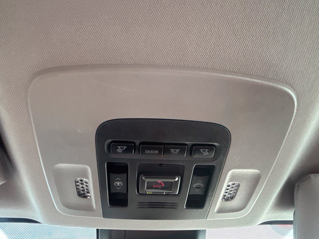 Used 2023 Toyota Camry XSE FWD image 17