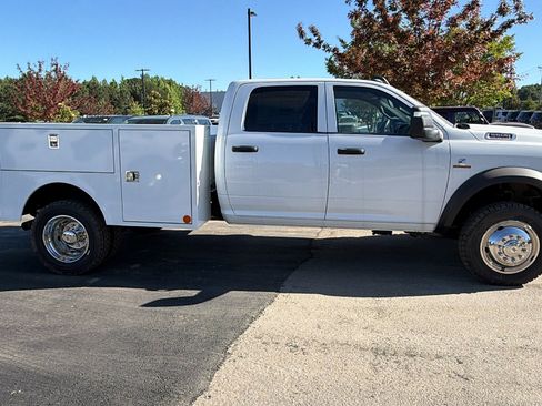 New 2026 RAM 5500 Tradesman w/ Chrome Appearance Group AWD/4WD image 7