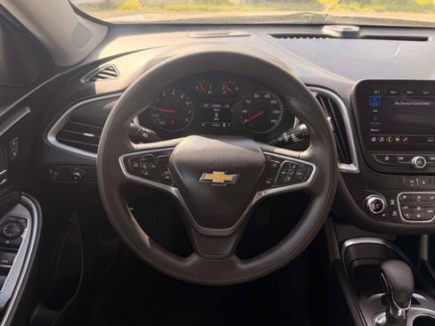 Used 2023 Chevrolet Malibu LT image 14