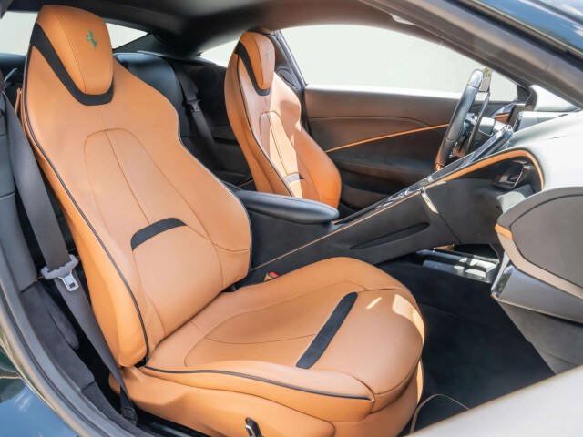 Used 2023 Ferrari Roma RWD image 17