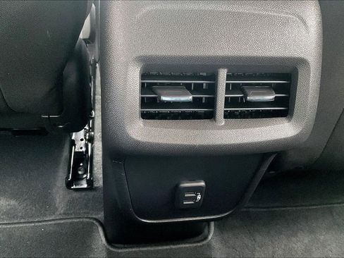 Used 2024 Chevrolet Equinox LS w/ LS Convenience Package image 11