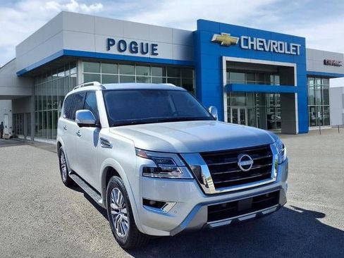 Used 2024 Nissan Armada SL w/ Captain's Chairs Package image 1