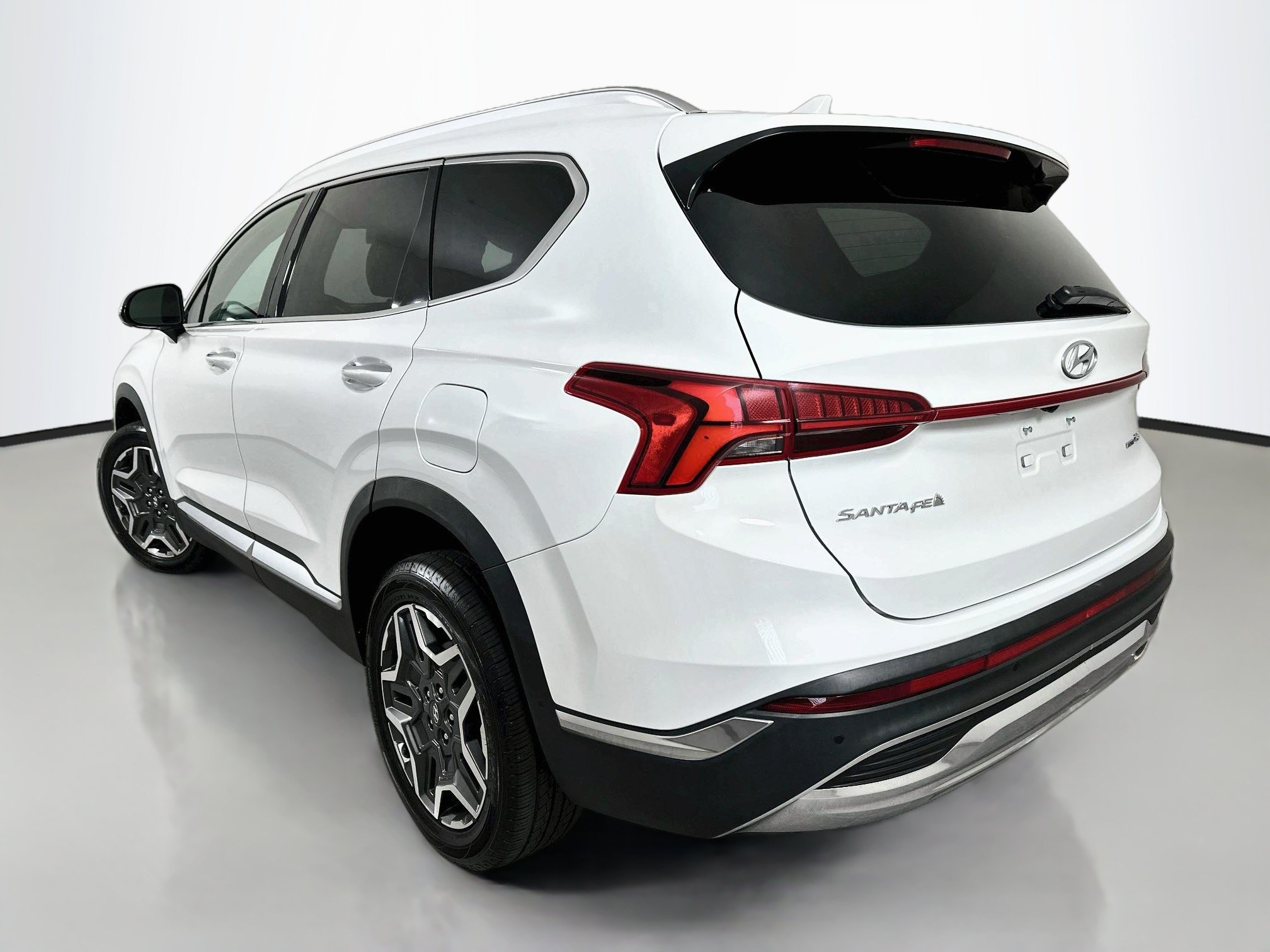 Used 2023 Hyundai Santa Fe Limited AWD/4WD image 5