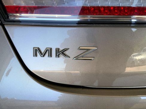 Used 2018 Lincoln MKZ Reserve w/ Technology Package FWD image 9