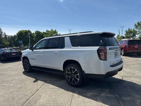 Used 2022 Chevrolet Suburban RST w/ Luxury Package AWD/4WD image 5