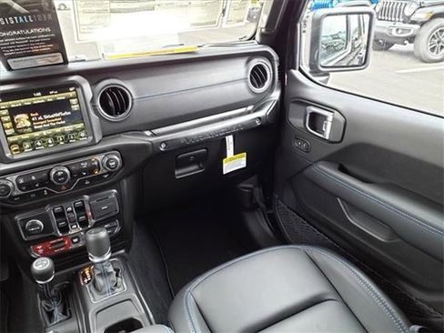 New 2023 Jeep Wrangler Unlimited Rubicon 4xe w/ Cold Weather Group image 16