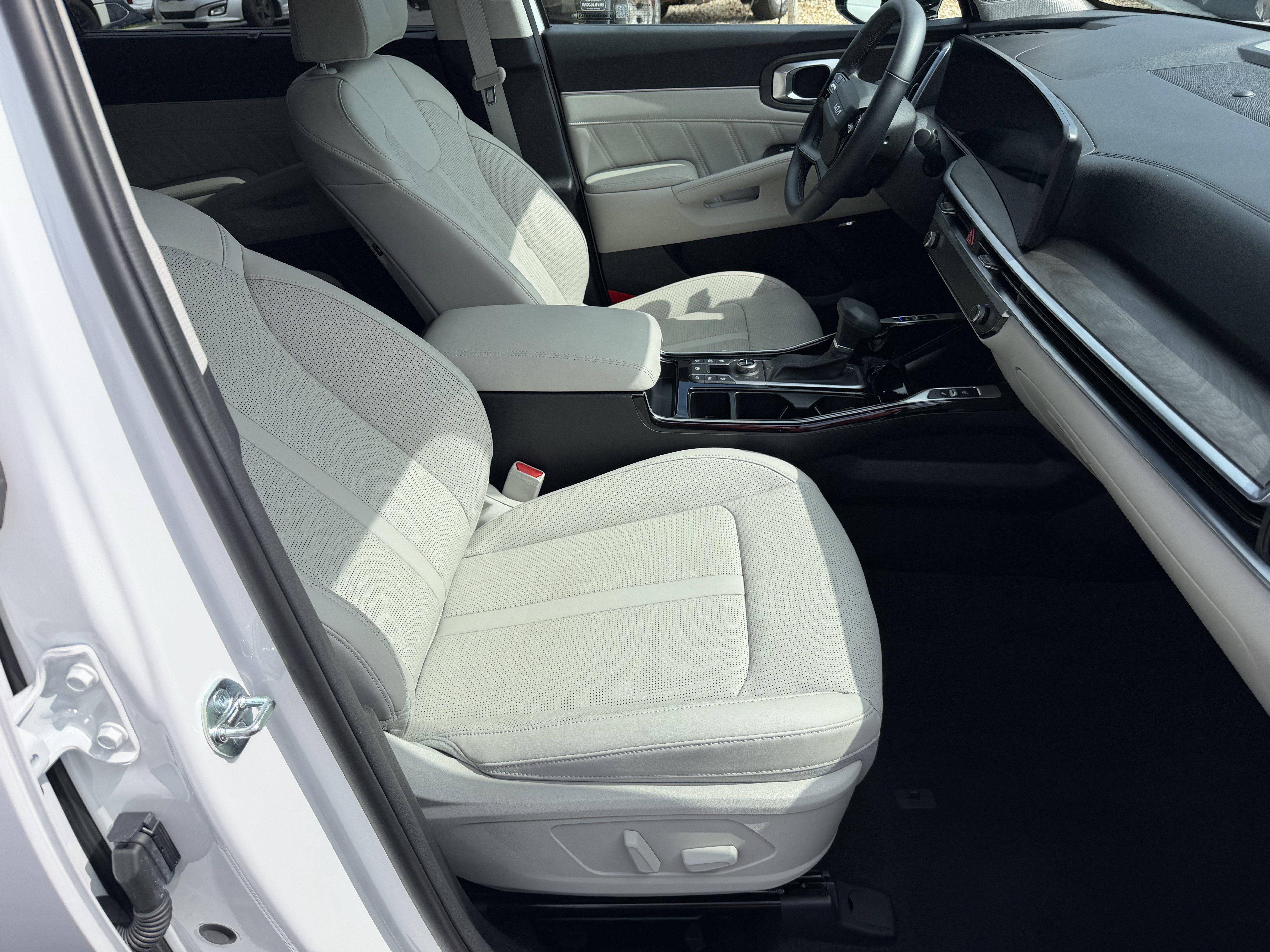 Certified 2026 Kia Sorento SX AWD/4WD image 13