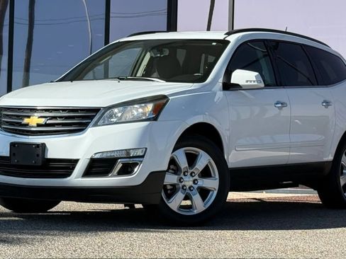 Used 2017 Chevrolet Traverse LT w/ Style and Technology Package AWD/4WD image 2