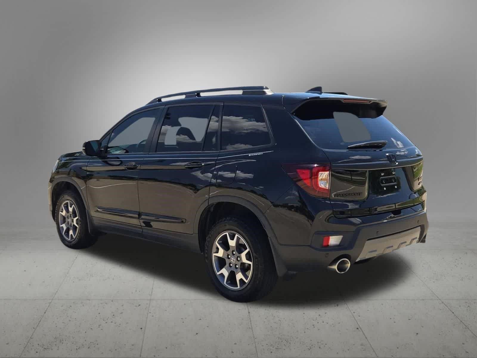 Used 2023 Honda Passport TrailSport image 4