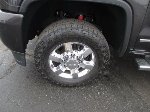 Used 2015 GMC Sierra 2500 SLT w/ Duramax Plus Package image 14